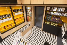 Design, manufacture and installation of stores: AJ Mobile Shop, Bang Pa-in, Ayutthaya